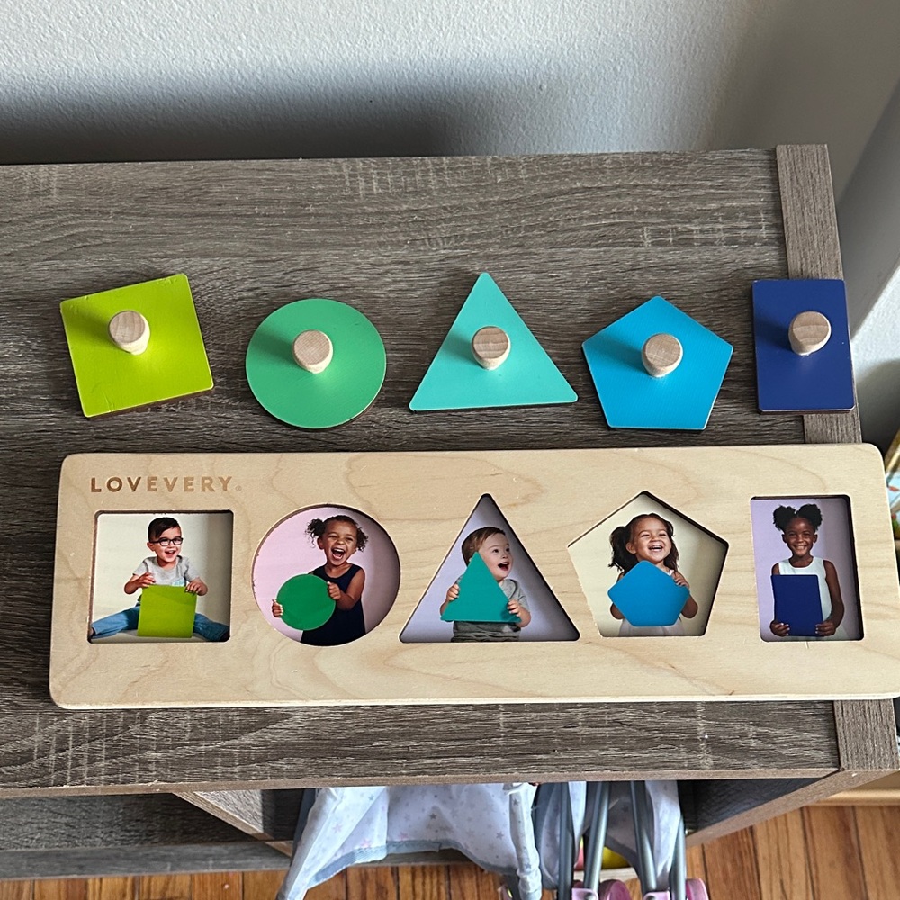 Lovevery Friends of All Shapes Puzzle